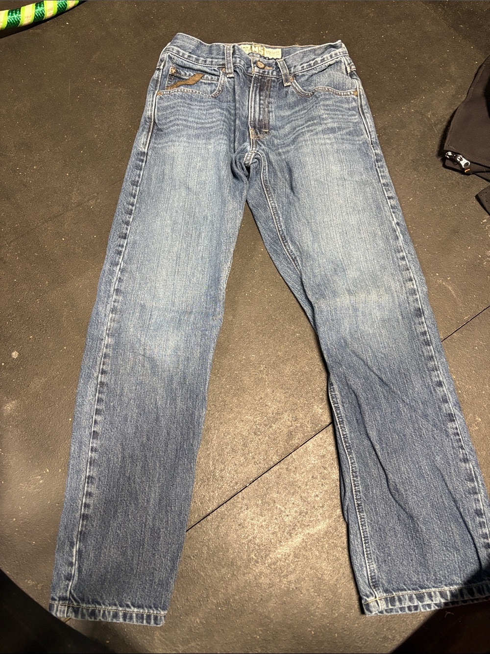 Ariat Men’s Straight Jeans in Light Blue Wash